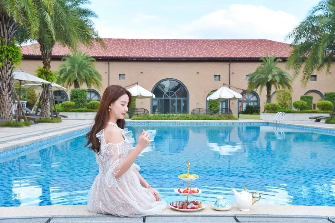 詩意青蓮·花樣年華｜青蓮·歐洲院子旗袍展演活動3月8日正式開啟，快來享受屬于你的美麗時刻吧！