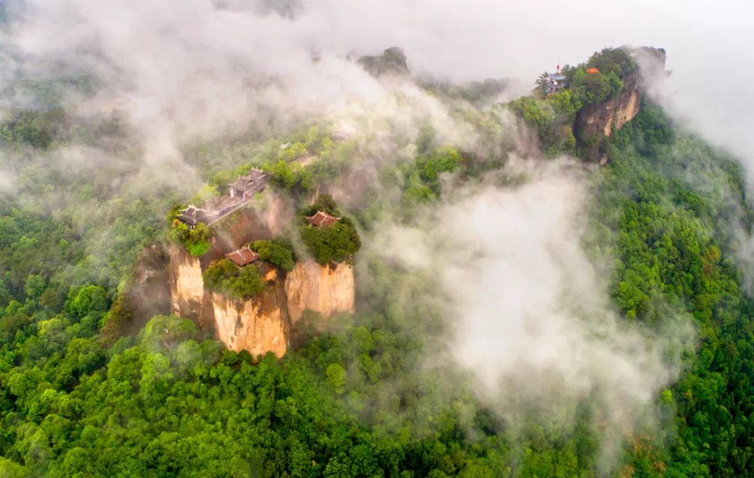 讀李白 游神州丨跟著李白去旅游中華文化主題旅游線路正式發(fā)布，一起開啟詩意文化之旅。